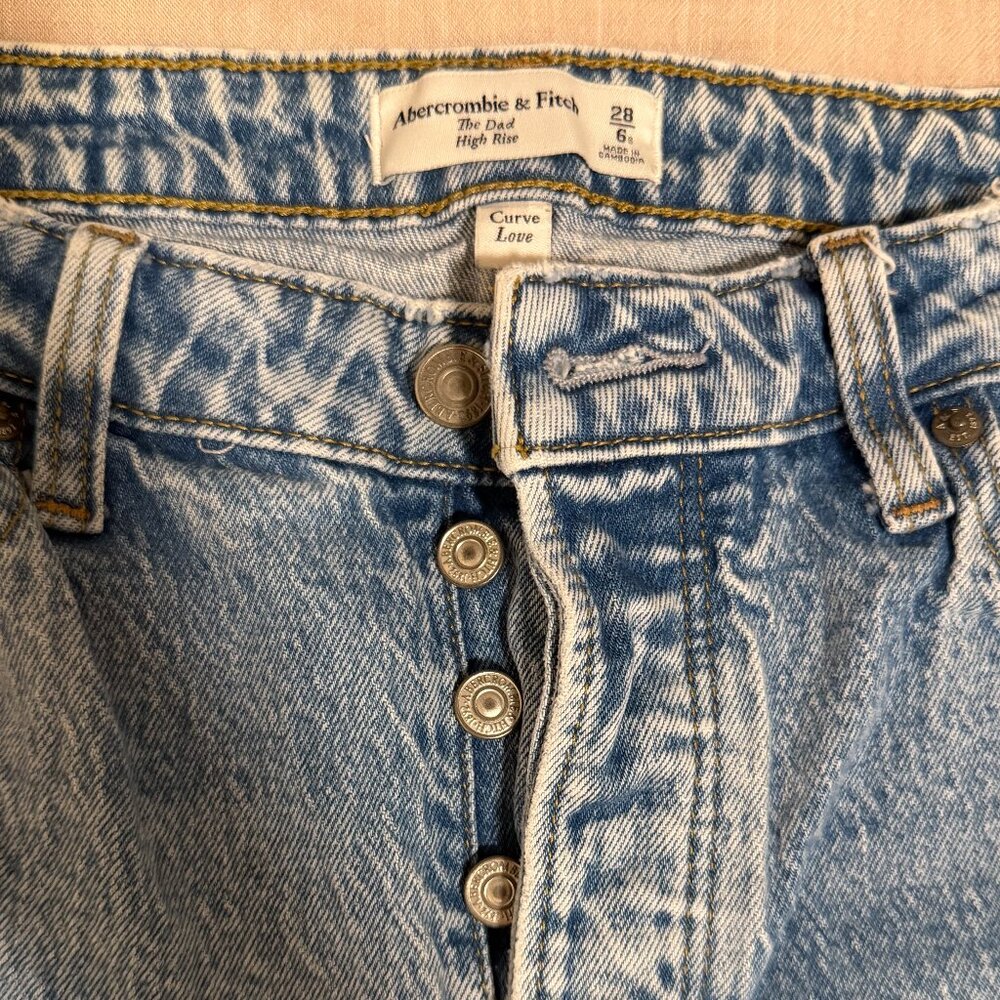 Abercrombie & Fitch Dad High Rise Jeans Size 28/6R Curve Love in Medium Wash - Picture 3 of 7
